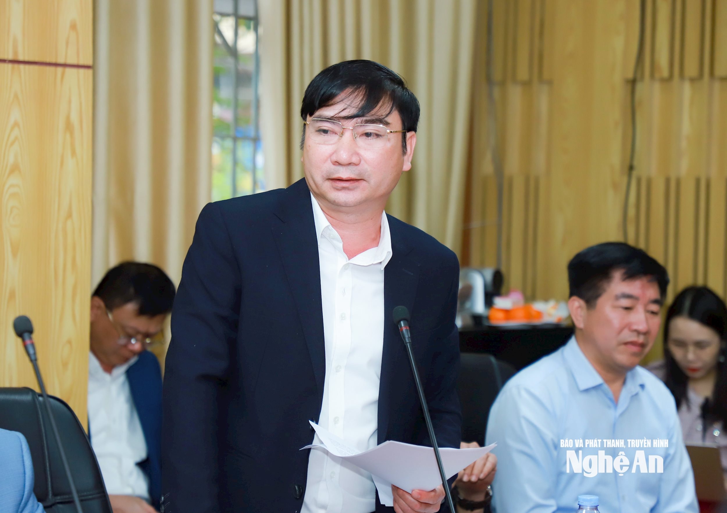 Đồng chí Nguyễn Trường Giang - Hiệu trưởng Trường Cao đẳng Du lịch - Thương mại Nghệ An phát biểu tại cuộc làm việc. Ảnh: Thành Duy