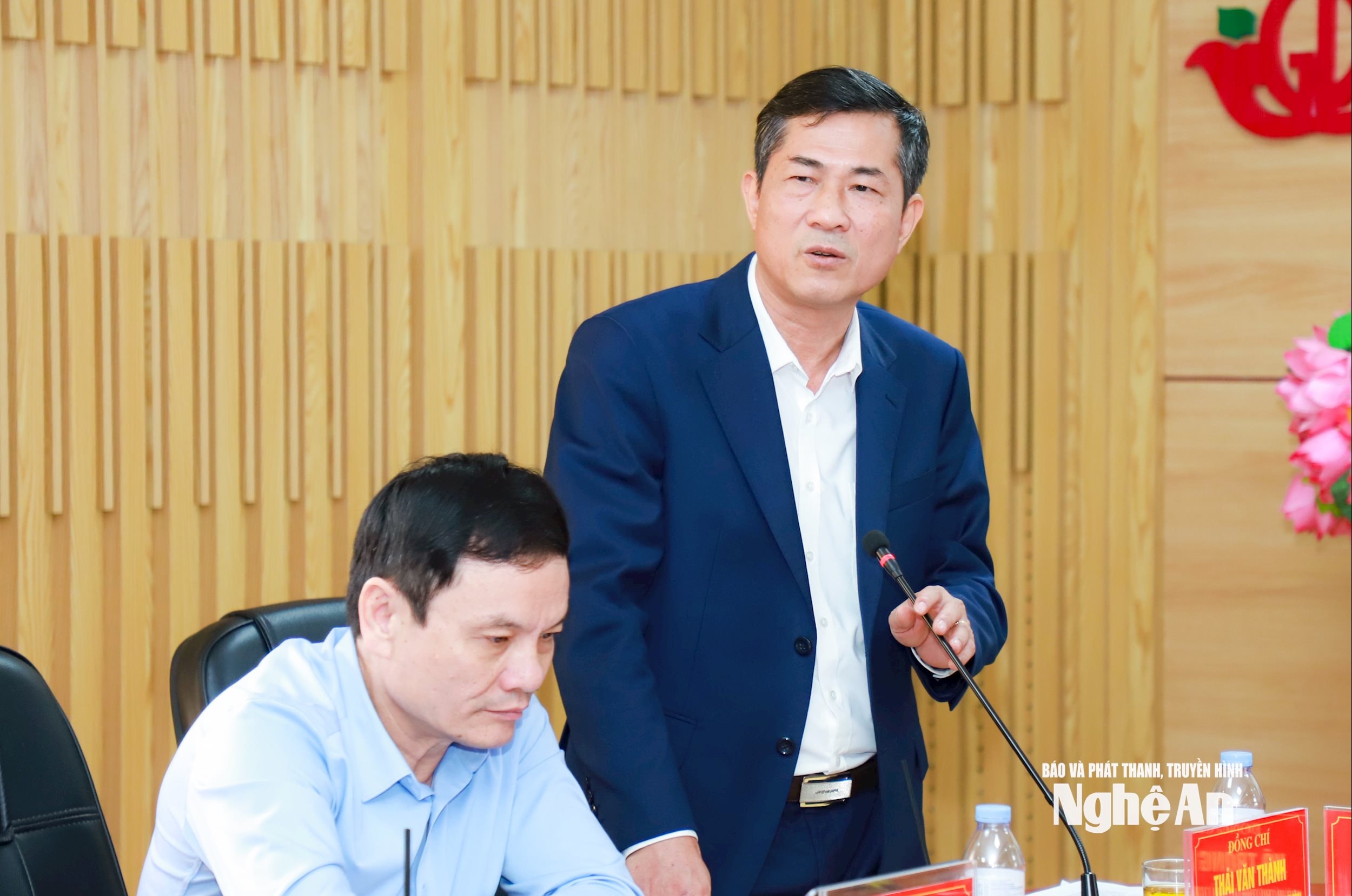Phó Chủ tịch UBND tỉnh Thái Văn Thành phát biểu tại cuộc làm việc. Ảnh: Thành Duy