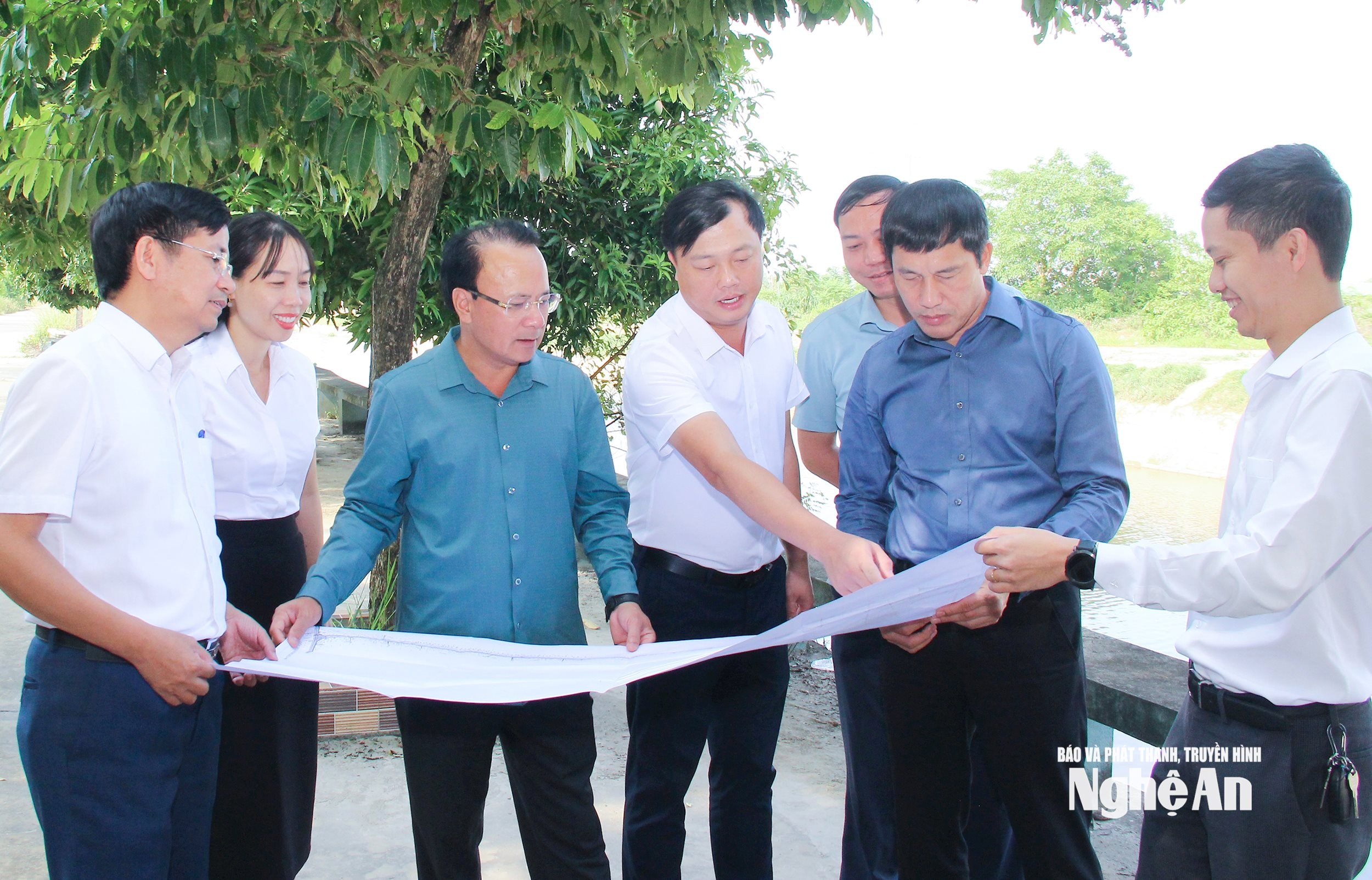  Đoàn giám sát của HĐND tỉnh khảo sát 