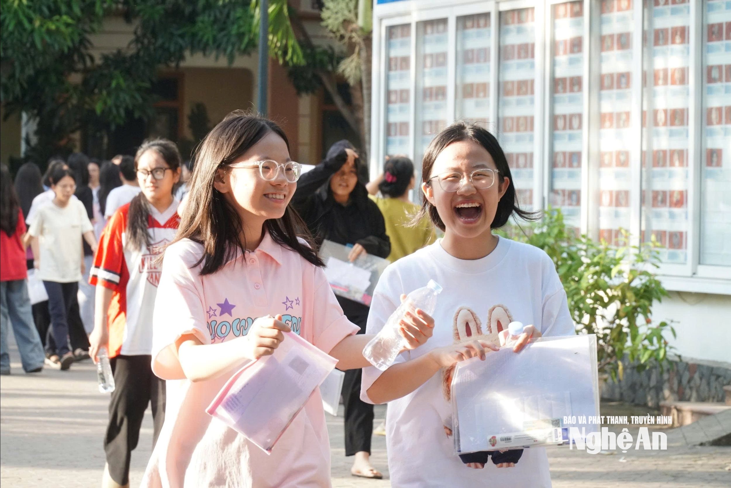 Thí sinh tham dự Kỳ thi vào lớp 10 - Trường THPT chuyên Phan Bội Châu năm 2025. Ảnh - Mỹ Hà