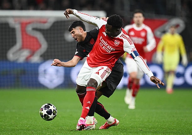 Bukayo Saka thi đấu mờ nhạt trước Leverkusen