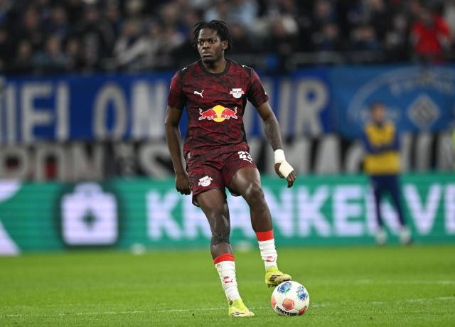Trung vệ Castello Lukeba đang là mục tiêu chuyển nhượng hàng đầu của Arsenal cho mùa giải tới.