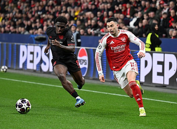 Gabriel Martinelli dứt điểm dội xà ngang