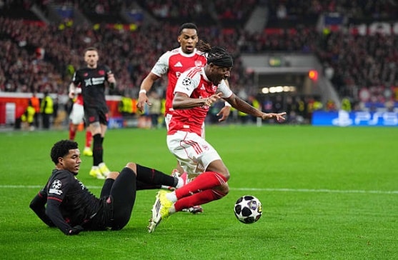 Arsenal suýt chút nữa để thua trước Leverkusen.