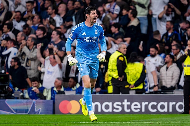 Thibaut Courtois thi đấu xuất thần trong khung gỗ Real Madrid.