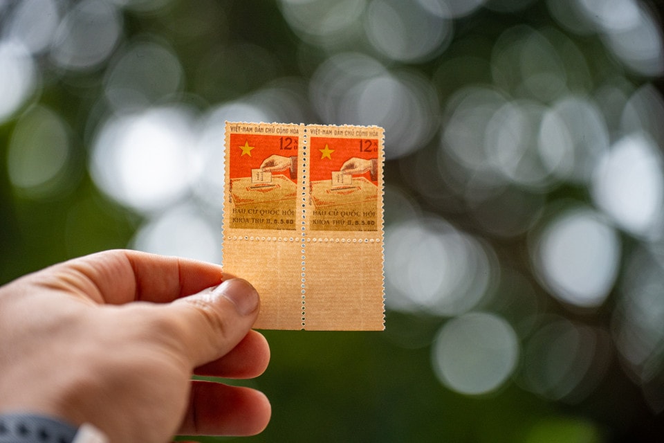 Bầu cử Quốc hội khóa II (1960 - 1964) diễn ra vào ngày 08/5/1960. Chào mừng sự kiện này, ngày 03/5/1960, Ngành Bưu điện đã phát hành bộ tem
