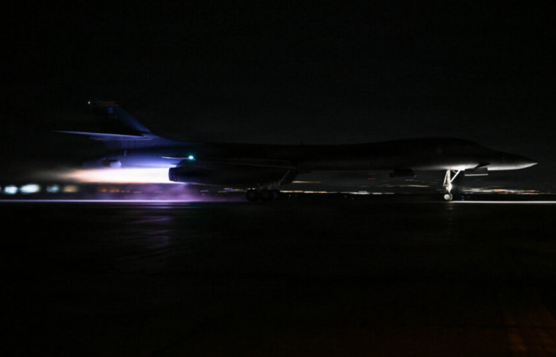 Máy bay B-1B Lancer cất cánh tham gia chiến dịch Epic Fury