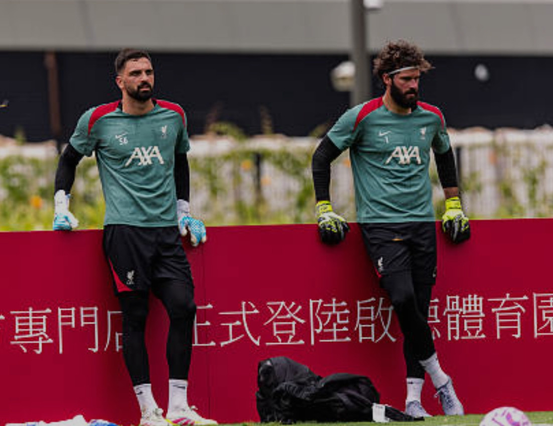 Alisson và Mamardashvili có thể cạnh tranh sòng phẳng trong mùa tới.