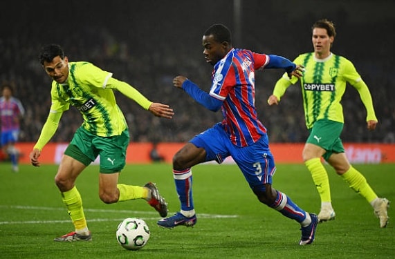 Các cầu thủ Crystal Palace không thể tận dụng lợi thế sân nhà để giành chiến thắng.
