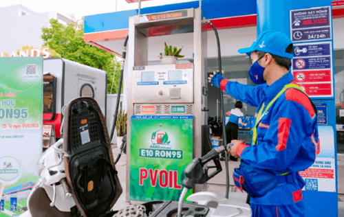 Hệ thống hơn 900 cửa hàng xăng dầu của PVOIL duy trì hoạt động liên tục trên toàn quốc.