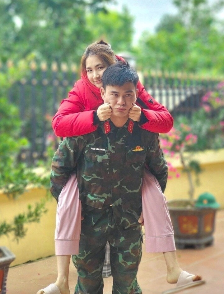 Hòa Minzy và bạn trai nhận được sự tương tác lớn trên mạng xã hội.