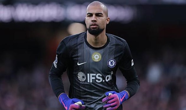 Thủ môn Robert Sanchez trong buổi tập của Chelsea