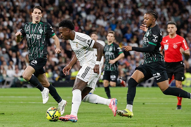 Vinicius Junior - 6.9 điểm: Một ngày thi đấu bế tắc và hoàn toàn mất tích.