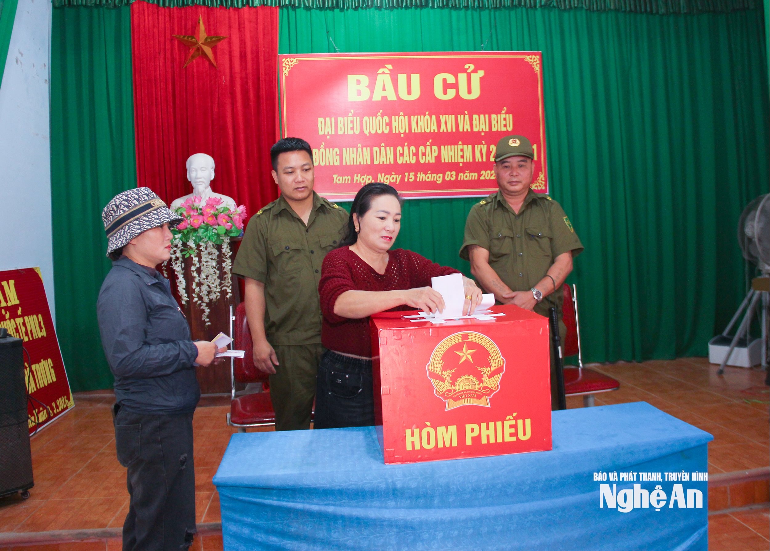  Tam Hợp
