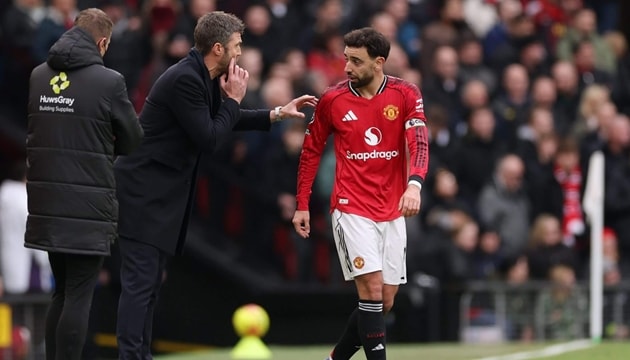 Michael Carrick và Bruno đang thắp sáng Man United.