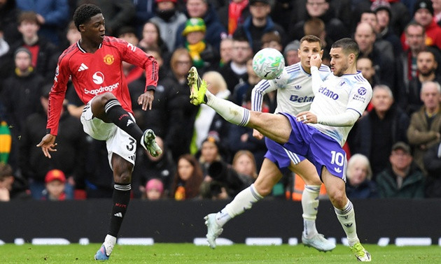 Kobbie Mainoo trình diễn phong độ ấn tượng trong màu áo Manchester United dưới thời HLV Carrick.