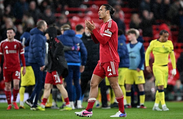 Virgil van Dijk và các đồng đội đã có những giây phút thiếu tập trung.
