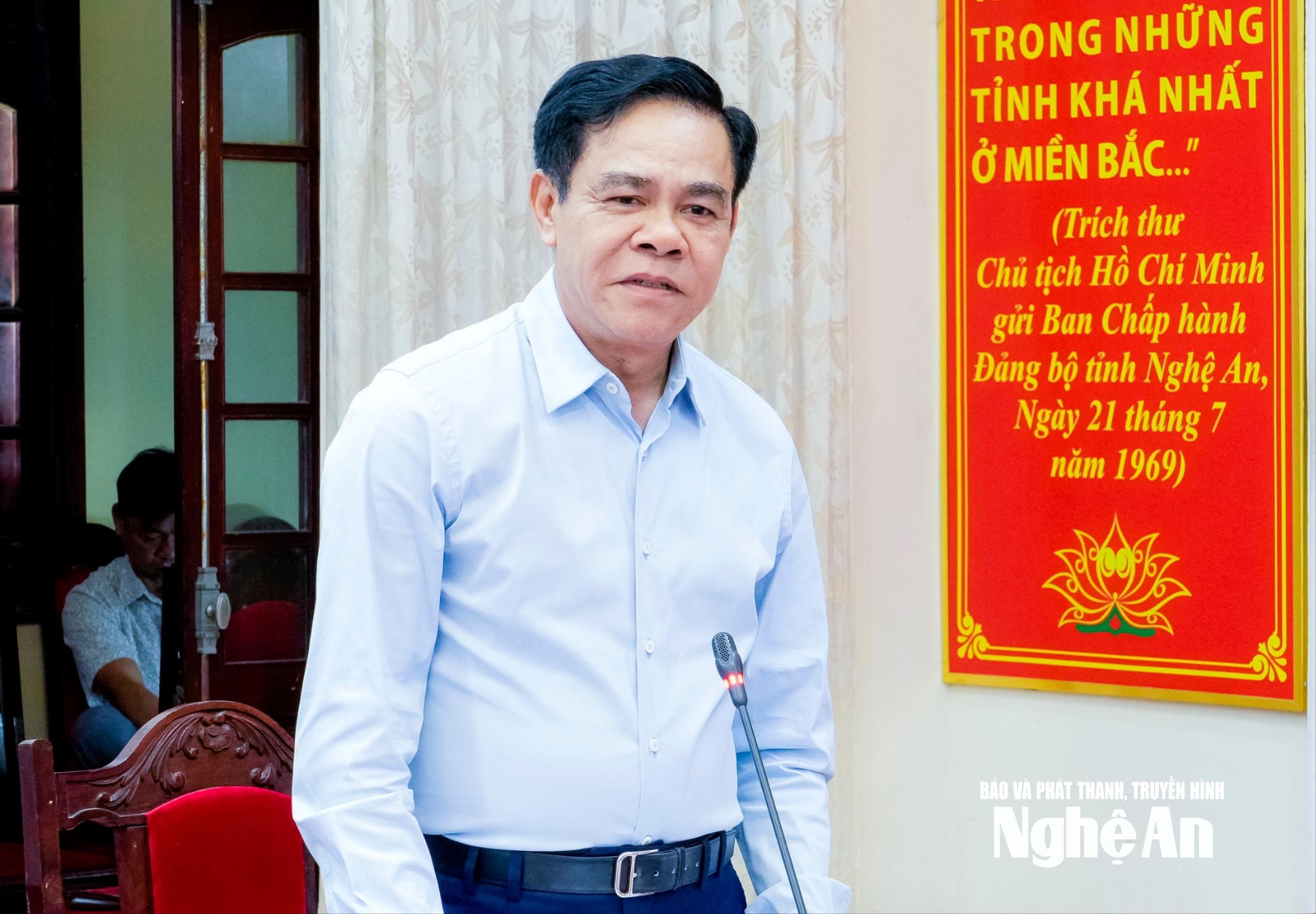 Phó Bí thư Tỉnh ủy, Chủ tịch UBND tỉnh Võ Trọng Hảiphát biểu tại cuộc họp. Ảnh: Phạm Bằng