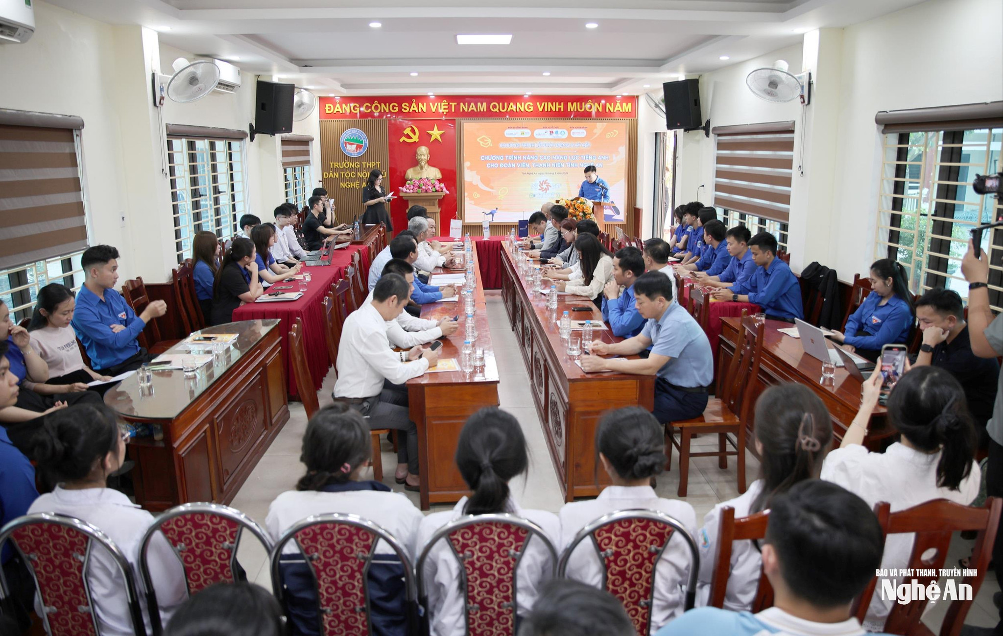 bna_tieng-anh-tinh-doan-89a26ef7a1f6f5d8a50abecd812d2ae9(1).jpg