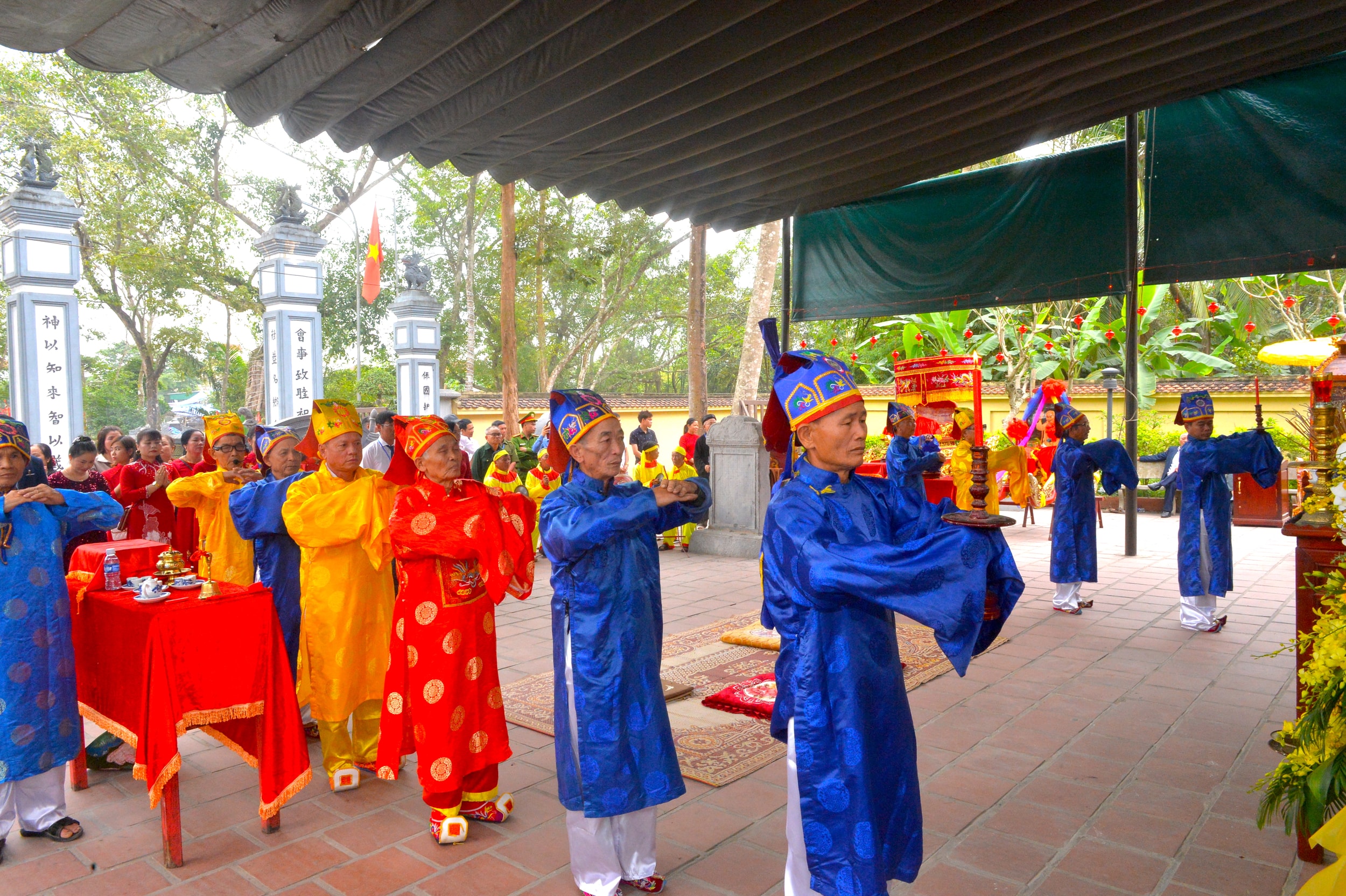 van truong mưerr
