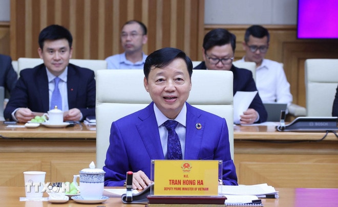ttxvn-pho-thu-tuong-tran-hong-ha-tiep-phai-doan-ec-3.jpg