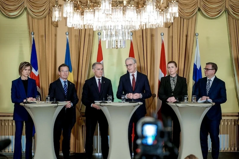 Thủ tướng Iceland Kristrun Mjoll Frostadottir, Thủ tướng Thụy Điển Ulf Kristersson, Thủ tướng Canada Mark Carney, Thủ tướng Na Uy Jonas Gahr Store, Thủ tướng Đan Mạch Mette Frederiksen và Thủ tướng Phần Lan Petteri Orpo tổ chức họp báo chung trong một cuộc gặp tại tòa nhà đại diện chính phủ ở Oslo, Na Uy, ngày 15 tháng 3 năm 2026. Ảnh: AFP