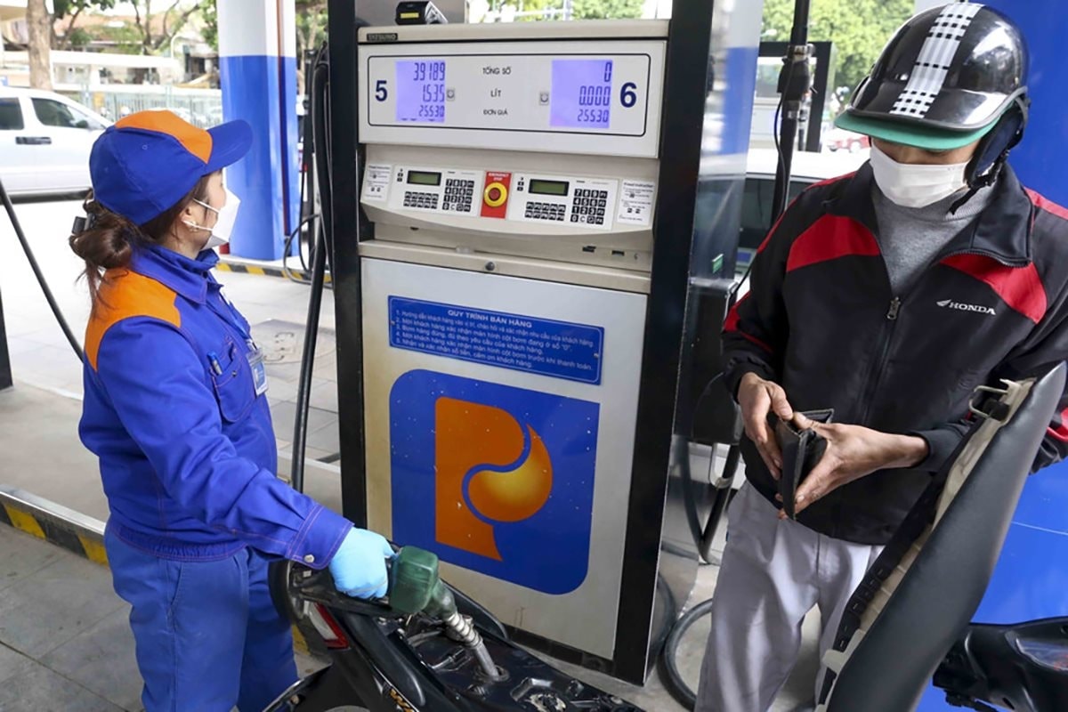 Giá xăng dầu hôm nay 20/3/2026: Giá xăng RON95 tăng vượt 30000 đồng theo kỳ điều hành từ 23h ngày 19/3