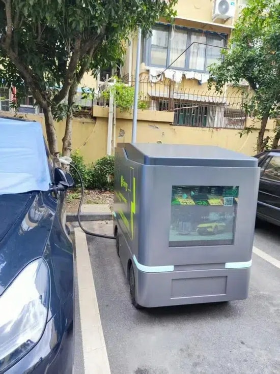 Trạm sạc di động Energy Tank cung cấp dịch vụ sạc điện cho xe điện