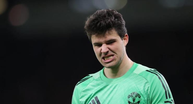 Senne Lammens đang dần trở thành chốt chặn tin cậy của Man Utd.