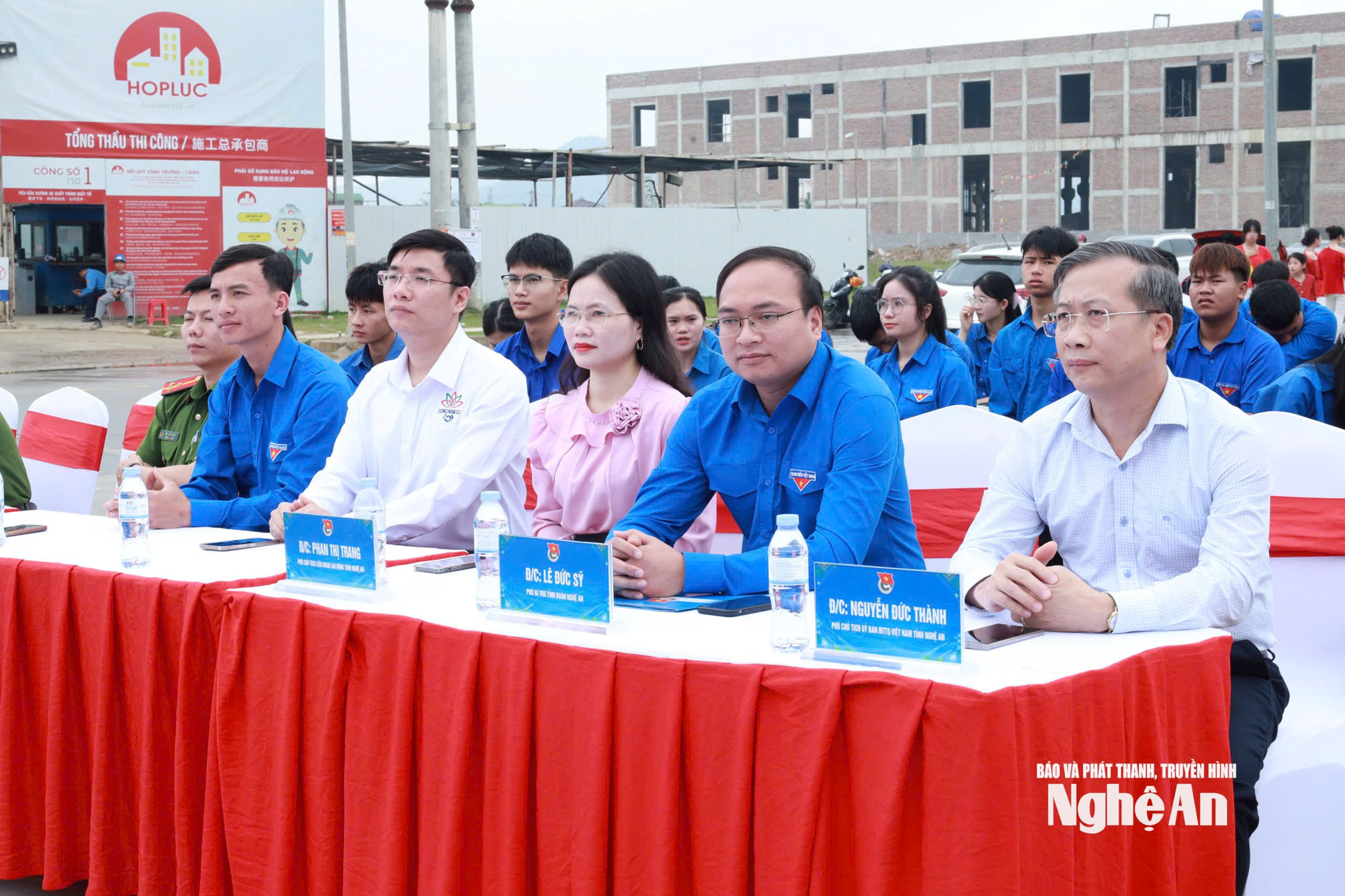 Các đại biểu tham dự chương trình