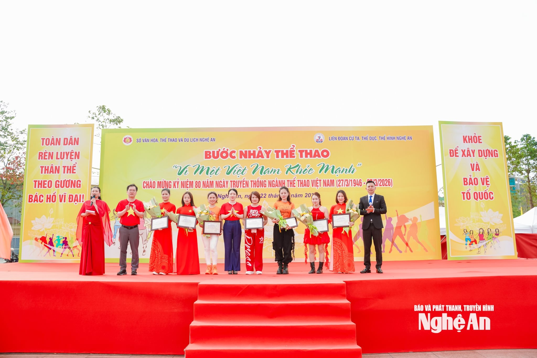 BUOC NHAY (39)