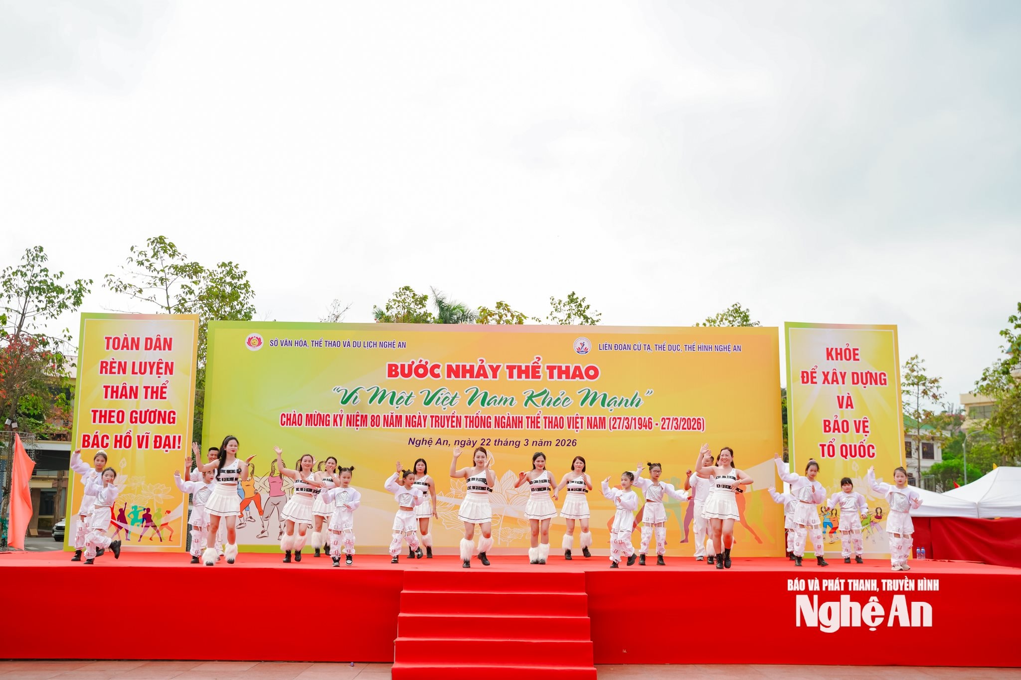 BUOC NHAY (52)