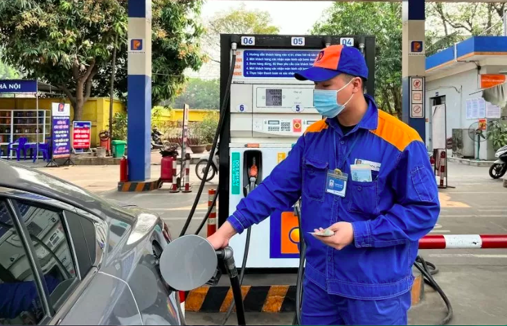 Giá xăng dầu thế giới neo ở mức cao nhất trong nhiều năm do lo ngại gián đoạn nguồn cung