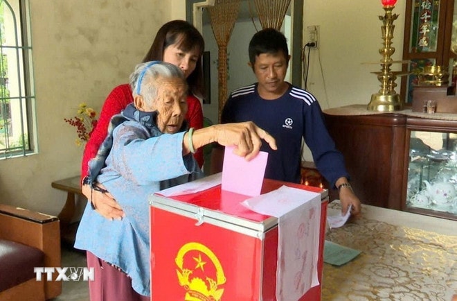 ttxvn-cu-tri-cao-tuoi-1.jpg
