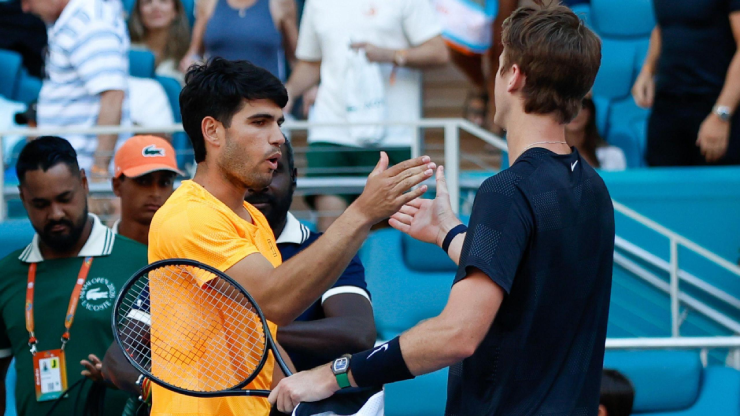 Korda đánh bại Alcaraz tại vòng 3 Miami Open 2026