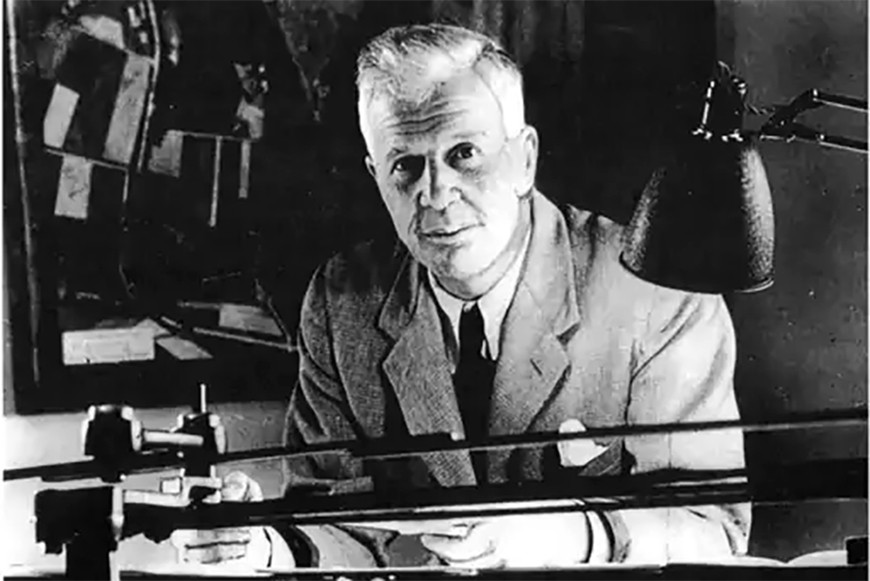 Barnes Wallis được coi là cha đẻ của bom xuyên phá