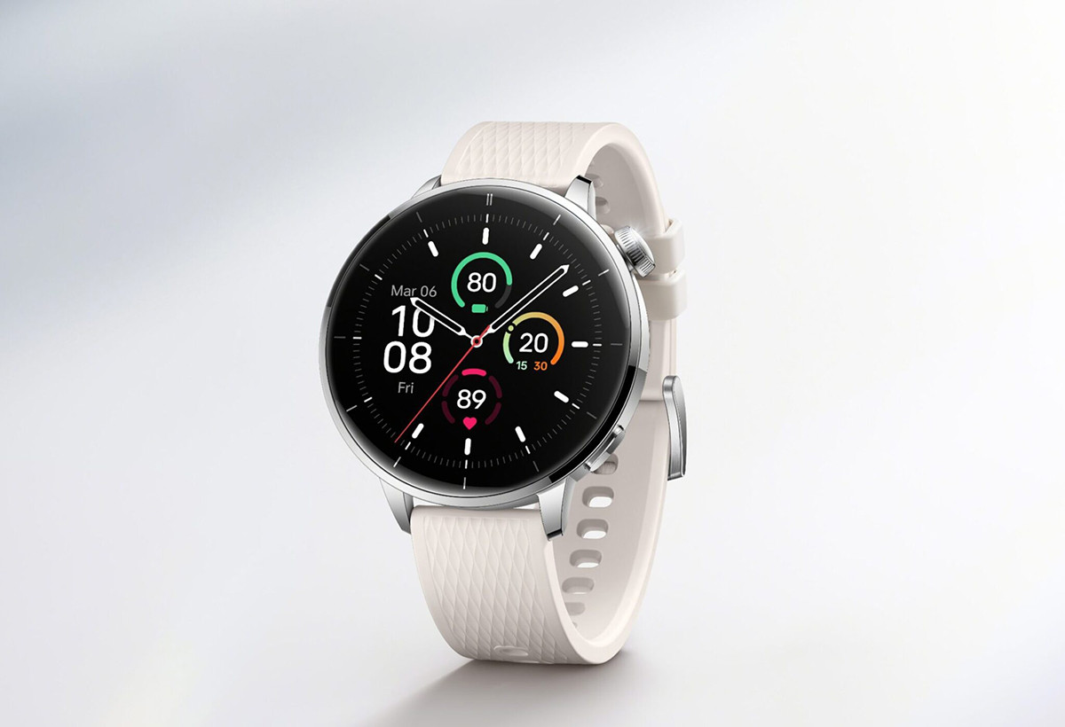 Kích thước nhỏ gọn của OPPO Watch X3 Mini giúp người dùng đeo thoải mái hơn trong thời gian dài