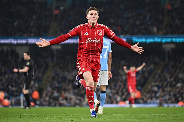 Elliot Anderson gần như chắc chắn sẽ chia tay Nottingham Forest để tìm kiếm bến đỗ lớn hơn.