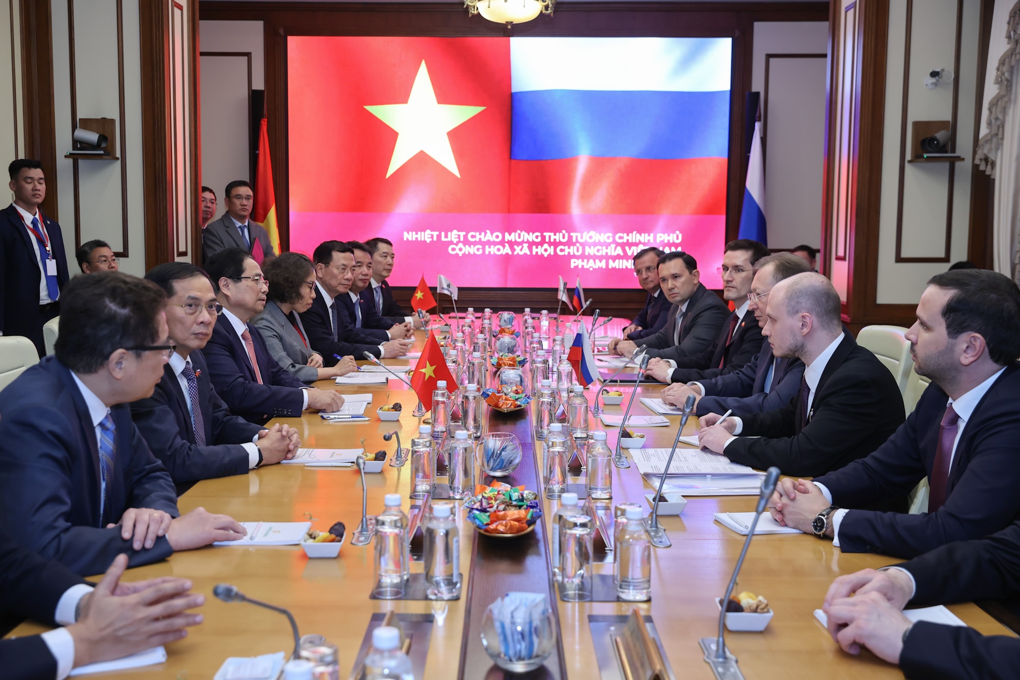 Thủ tướng Phạm Minh Chính làm việc với Công ty Zarubezhneft: Nga và Việt Nam tăng cường hợp tác dầu khí- Ảnh 1.