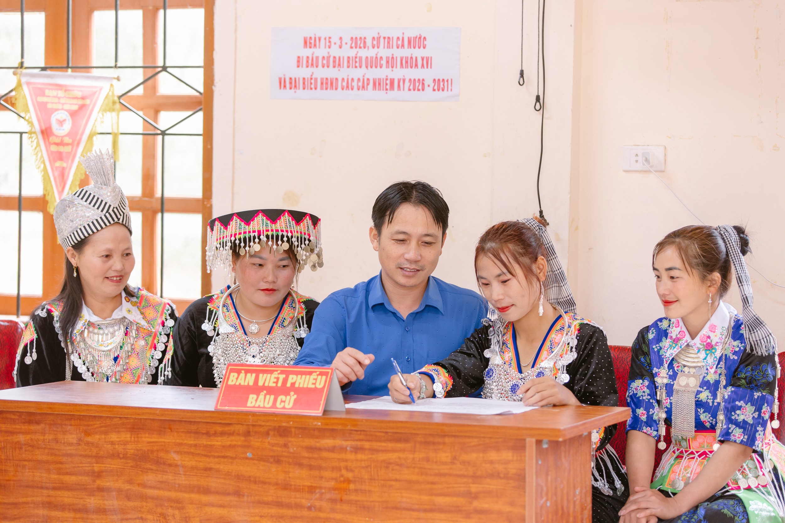 Công tác chuẩn bị bầu cử của bản Huồi Giảng (3)