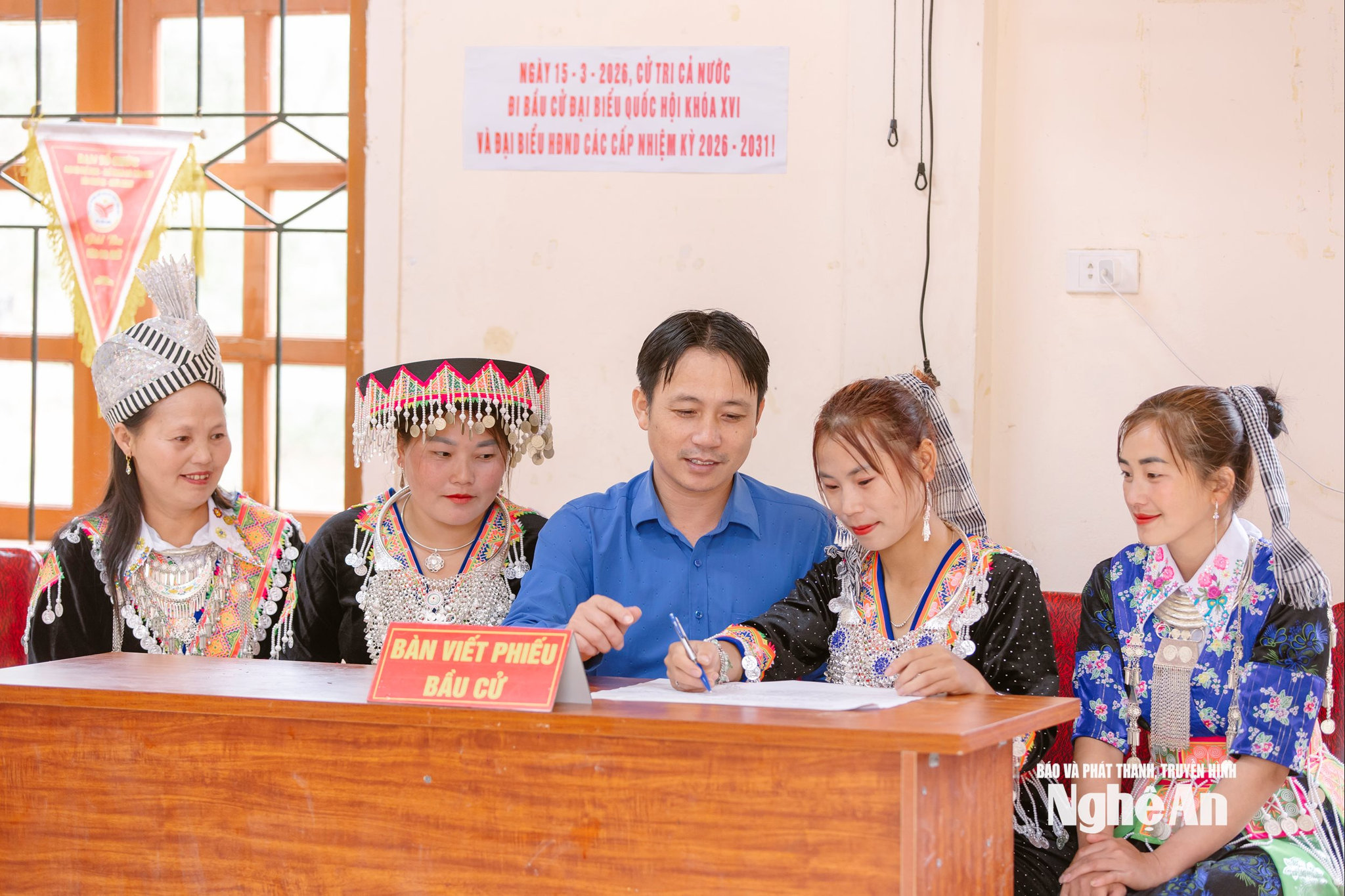 Công tác chuẩn bị bầu cử của bản Huồi Giảng (3)