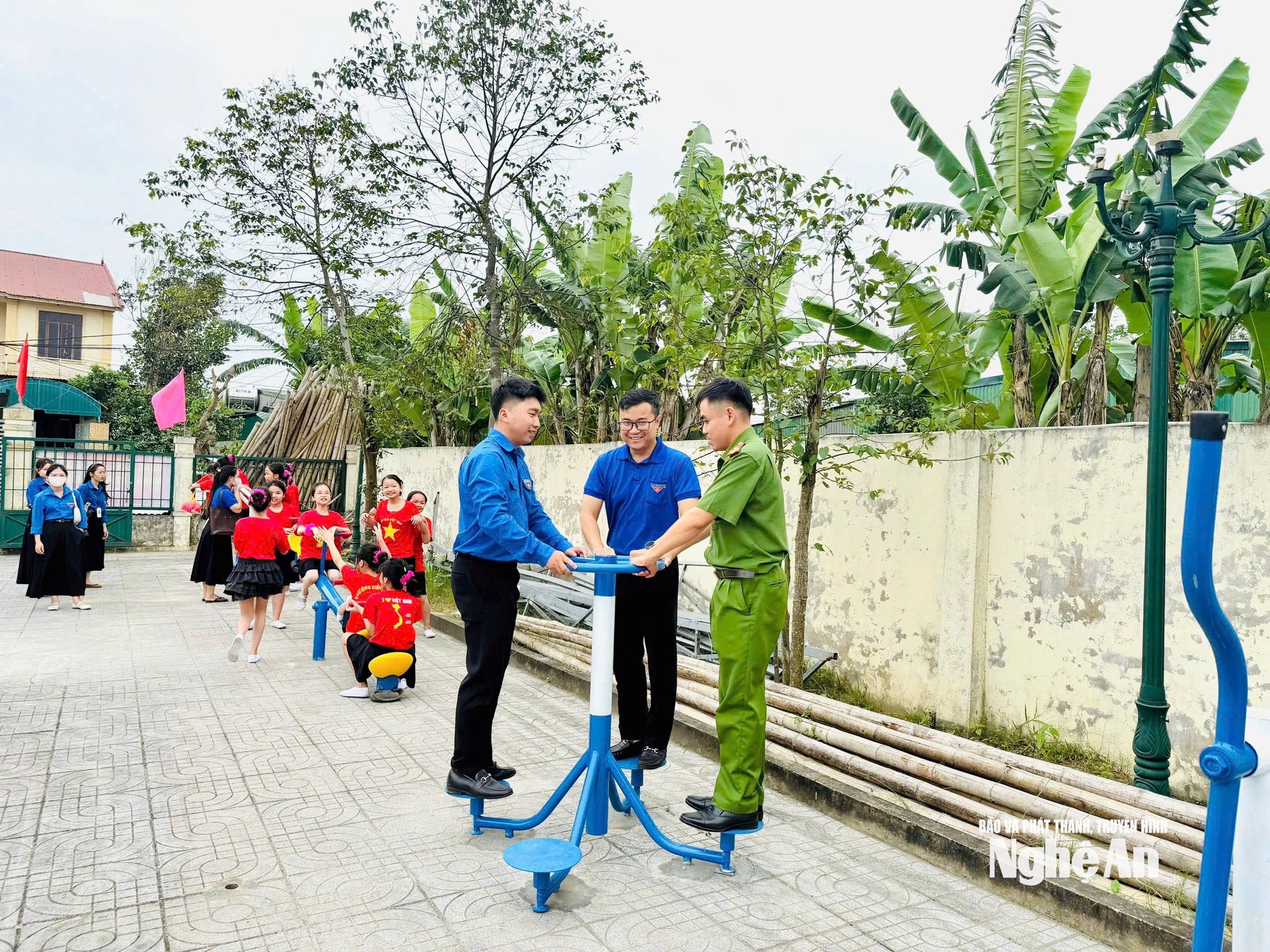 Đoàn phường Trường Vinh bàn giao công trình thanh niên