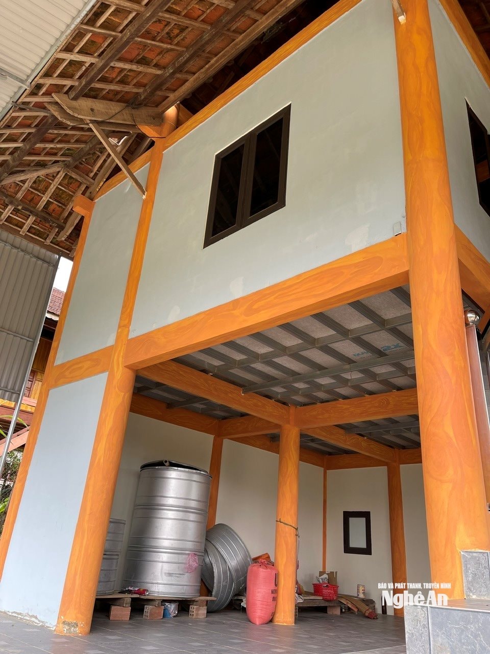 Nha be tong hoan thien_