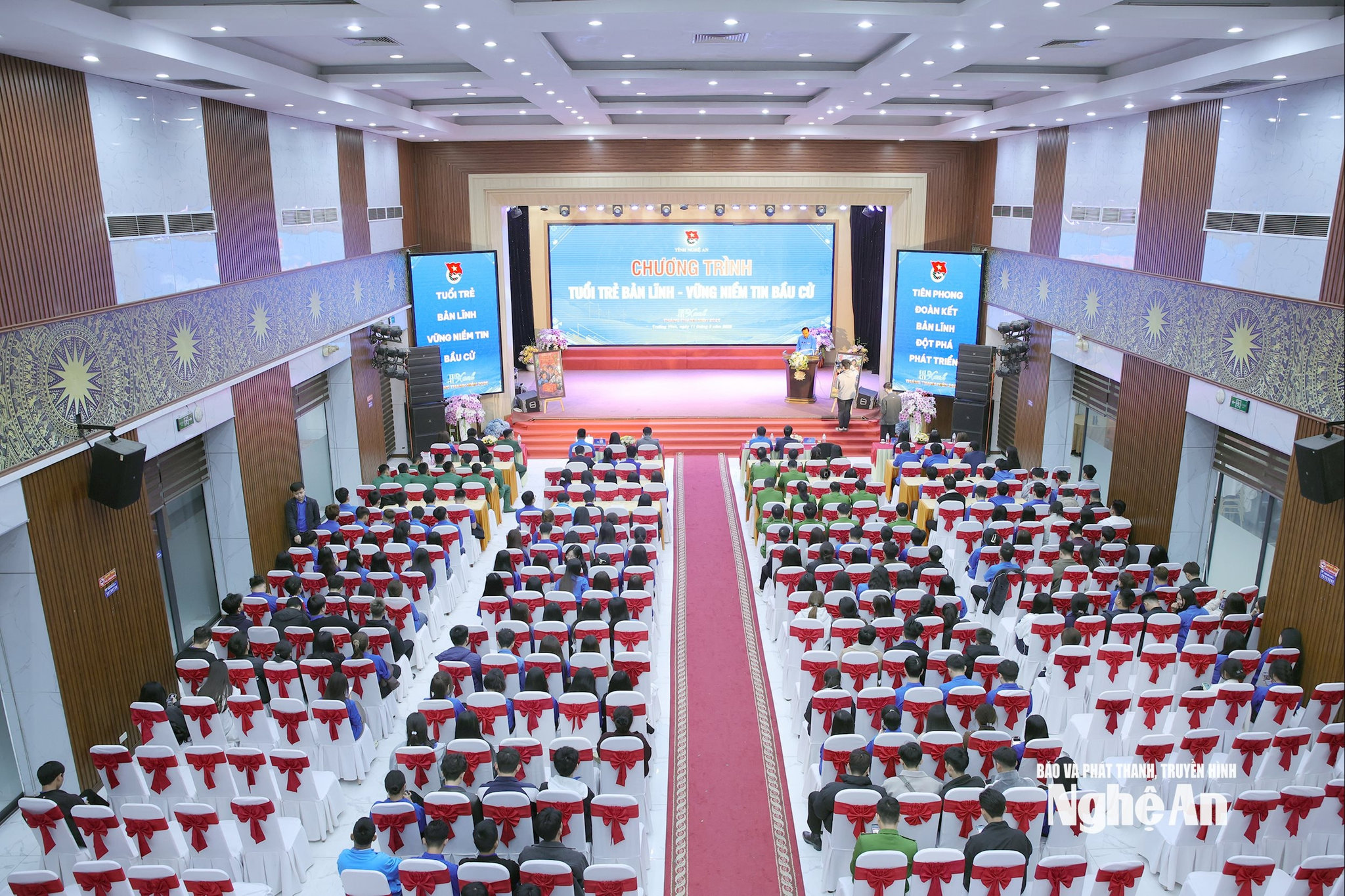 Quang cảnh chương trình. Ảnh Thanh Quỳnh