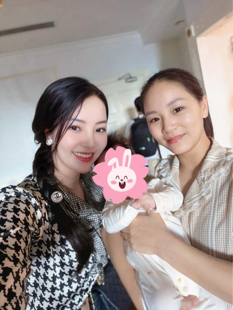 Bảo mẫu của bé Kami là y sĩ tốt nghiệp ngành y