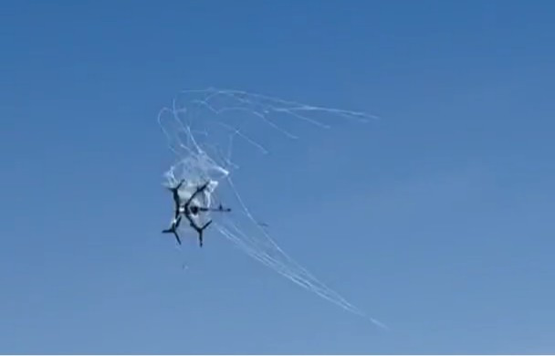 Hệ thống đạn phóng lưới chống drone lắp trên súng phóng lựu Nga