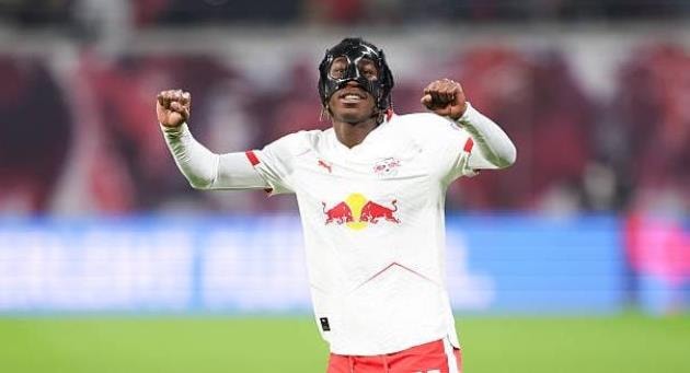 Yan Diomande là mục tiêu chuyển nhượng hàng đầu của Manchester United.