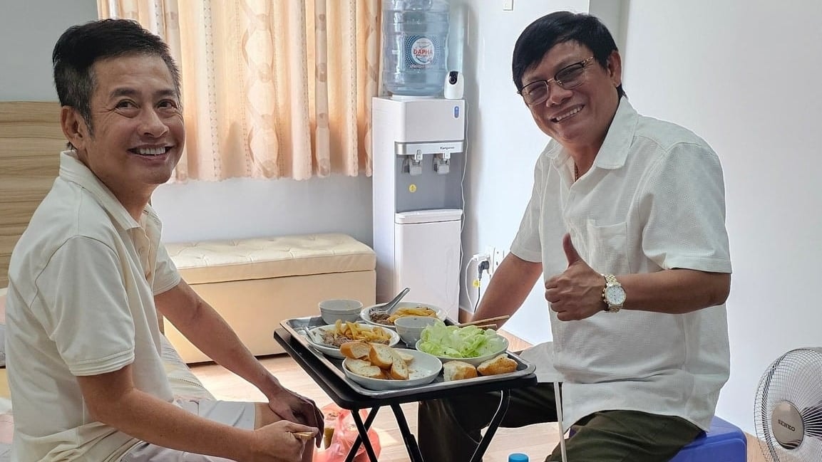 Nghệ sĩ Tấn Beo và nghệ sĩ Tấn Hoàng. Ảnh: FBNV