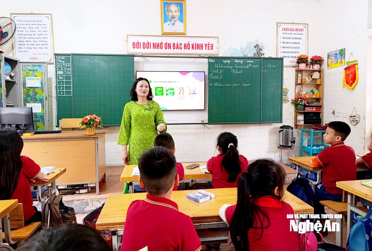 Tiết học của học sinh ở Trường Tiểu học Hưng Bình. Ảnh Mỹ Hà