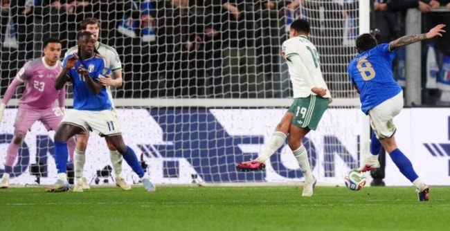 Sandro Tonali ăn mừng bàn thắng mở tỷ số đầy cảm xúc.
